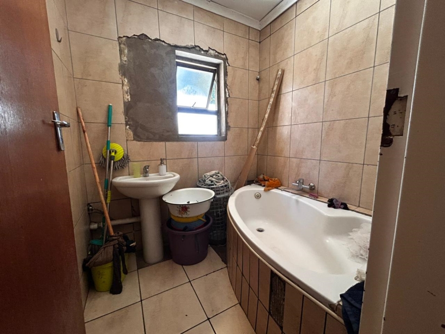 4 Bedroom Property for Sale in Uitsig Free State